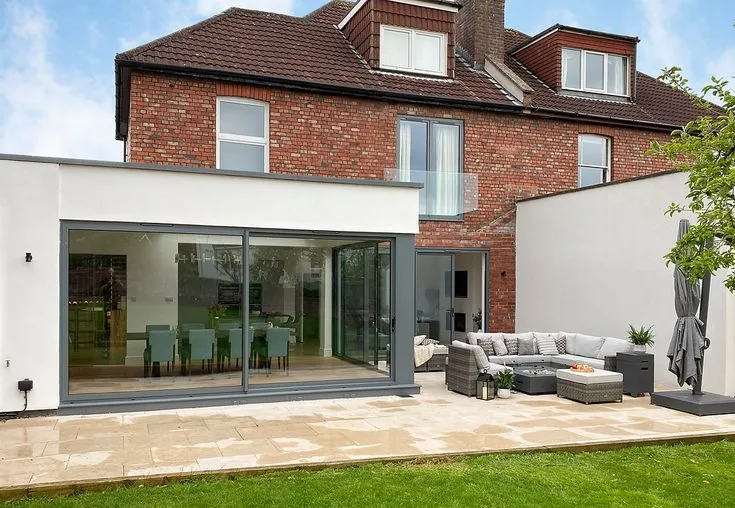 Planning a house extension in Poole? Learn about costs, planning permission, timelines, and what to check first — honest advice from Builders in Poole.