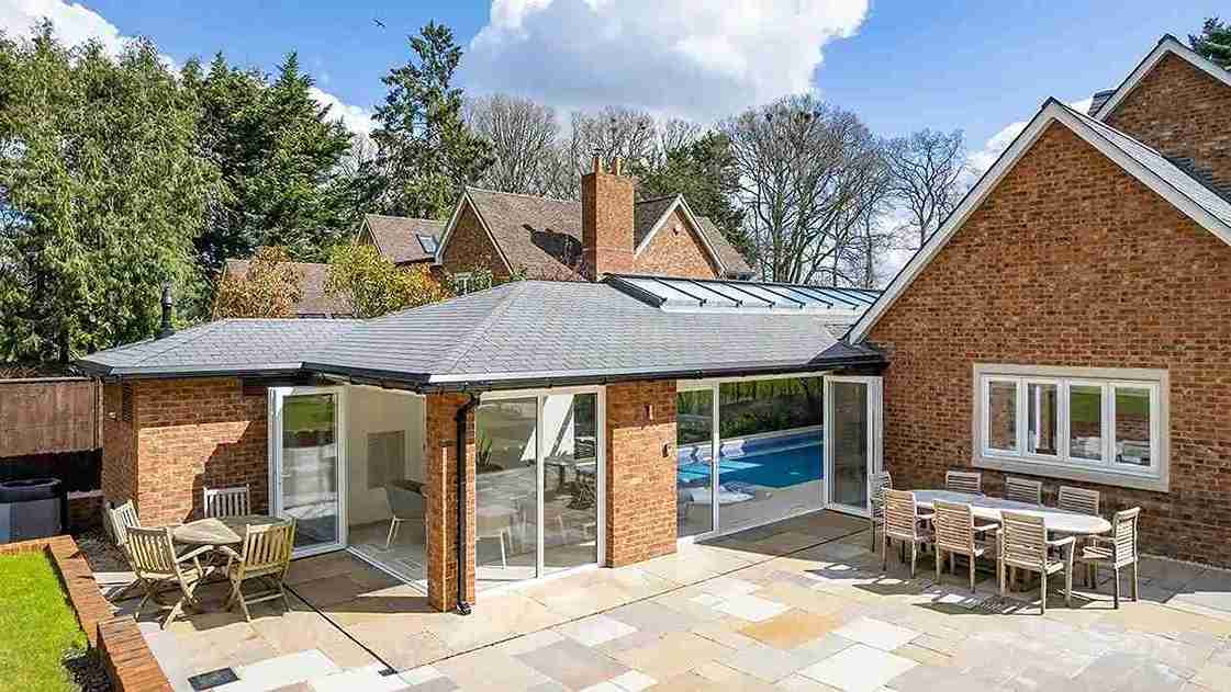 Can You Live at Home During a House Extension in Poole?